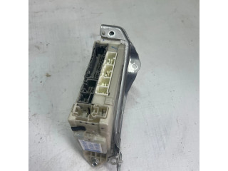 Блок предохранителей 8273053050, 7A240295 Lexus IS 220D-250-350