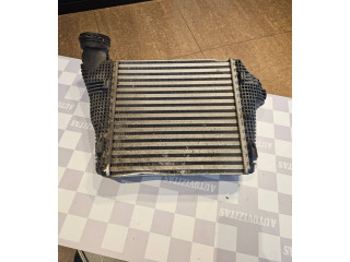 Интеркулер 95B145804B, T95B102 Porsche Macan