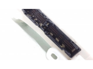 Pojistková skříňka 8273048Z50A Lexus RX 450H 2019