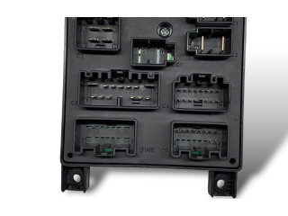 Блок предохранителей 8678449, 518826011   Volvo XC90    