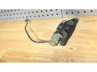 Притягиватель задней крышки