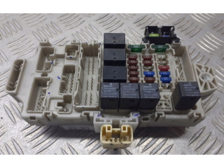 Блок предохранителей Mitsubishi Outlander