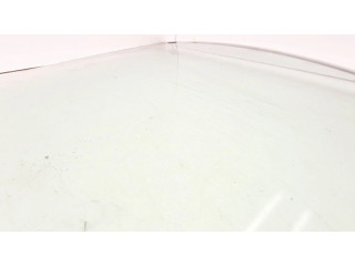 Основное стекло передних дверей (четырехдверного автомобиля)