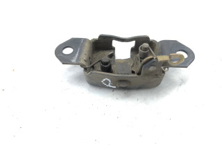 Замок багажника     Nissan Titan  -  года