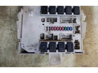 Pojistková skříňka Nissan Navara 2009