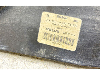 Электрический вентилятор радиаторов  30741144   Volvo V70 