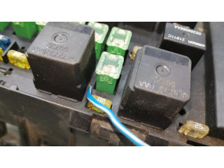   Pojistková skříňka 04727079AC   Dodge Grand Caravan 2003