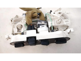 Блок управления климат-контролем Mitsubishi Colt