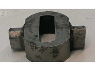 Другая деталь отсека двигателя