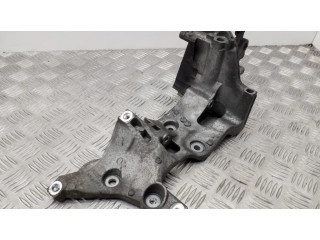 Кронштейн топливного насоса