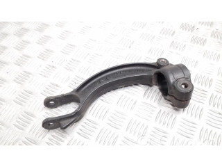 Нижний кронштейн амортизатора