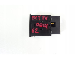 Подушка безопасности водителя 5Q0919237 Skoda Octavia Mk4