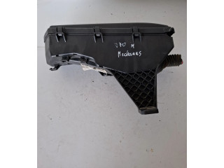 Блок предохранителей  9494210   Volvo V70    