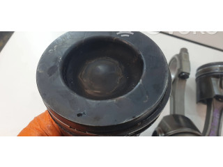  Поршень с шатуном    Peugeot Expert  