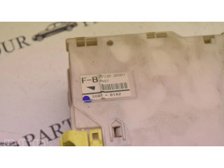 Блок предохранителей  8273030301   Lexus GS 300 350 430 450H    