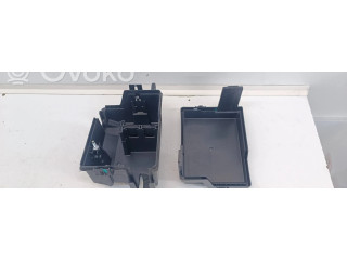 Блок предохранителей 243805284R, 243127363R Dacia Spring