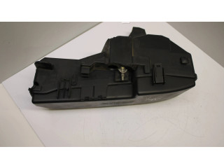 Блок предохранителей  9494210   Volvo V70    