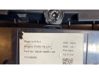 Радио/ проигрыватель CD/DVD / навигация