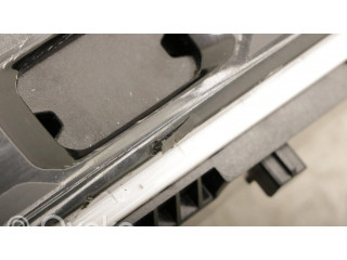 Радио/ проигрыватель CD/DVD / навигация