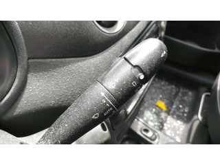 Мултифункционный включатель управления / ручка