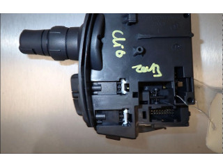 Ручка стеклоочистителей 8201590631   Renault Clio III