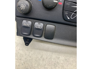 Блок управления климат-контролем 30746022, M4041300108   Volvo XC70