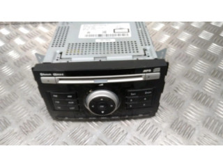 Радио/ проигрыватель CD/DVD / навигация