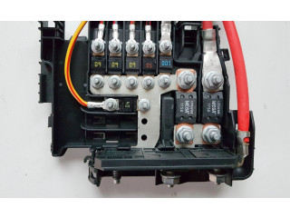 Блок предохранителей 30659092, 30659093 Volvo S60