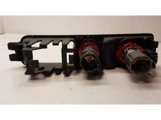 12 V гнездо (сзади)