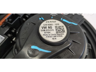 Вентилятор печки 5WB819015, CZ0160601370 Skoda Octavia Mk4