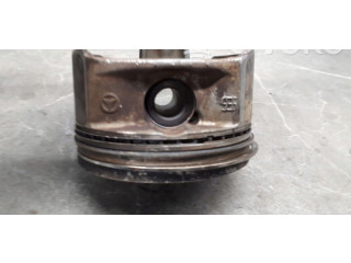 Píst Mercedes-Benz E W210