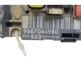 Блок предохранителей 9667044980   Peugeot 5008    