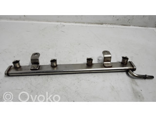 Vstřikovací lišta 04627355AA Dodge Caliber pro benzínový motor 2.0 1038