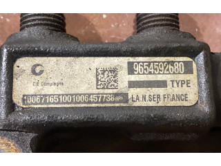 Топливная рампа 9654592680   Citroen C5  