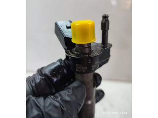 Форсунка 0445116001    BMW X3 E83  N47D20C 