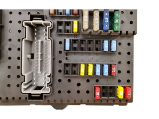 Блок предохранителей 30728512, 06W033 Volvo XC90