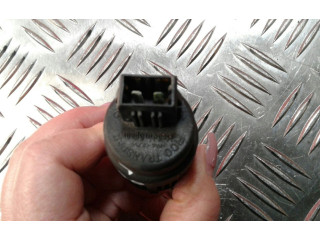 Моторчик дворников Mitsubishi Carisma