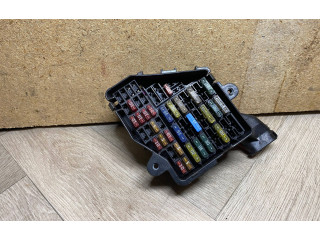 Блок предохранителей 8D1941824 Audi A6 S6 C6 4F