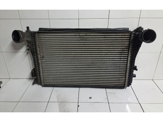 Интеркулер 1K0145803B, L3402000 Volkswagen Jetta V