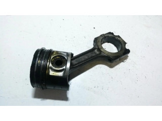 Píst Alfa Romeo 156 pro naftový motor 2.4