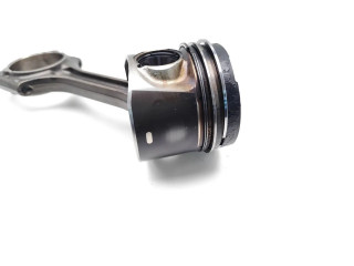 Поршень с шатуном D5204T2 D5204T2 Volvo V70