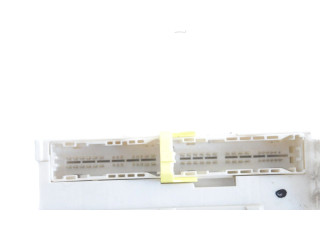 Pojistková skříňka 8273030B64 Lexus GS 300 350 430 450H 2010