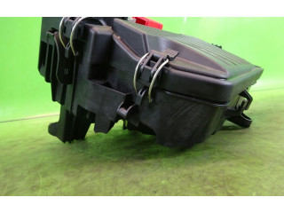   Pojistková skříňka    Infiniti Q30 2018