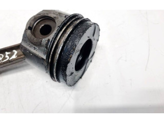 Píst    Opel Vectra B     