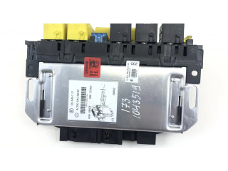 Pojistková skříňka 05045117, A2305454632 Mercedes-Benz SL R230 2002