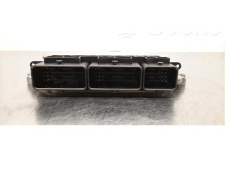 Блок управления двигателя 237105748R Renault Twingo III