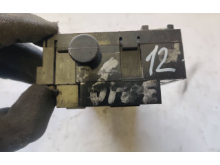 Pojistková skříňka 171941813D Volkswagen PASSAT B3 1991