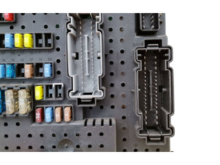 Блок предохранителей 8676391, 12217799   Volvo XC90    