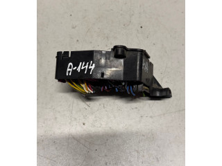 Блок предохранителей 8D194182 Volkswagen Golf IV