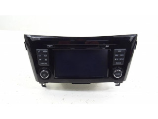 Радио/ проигрыватель CD/DVD / навигация